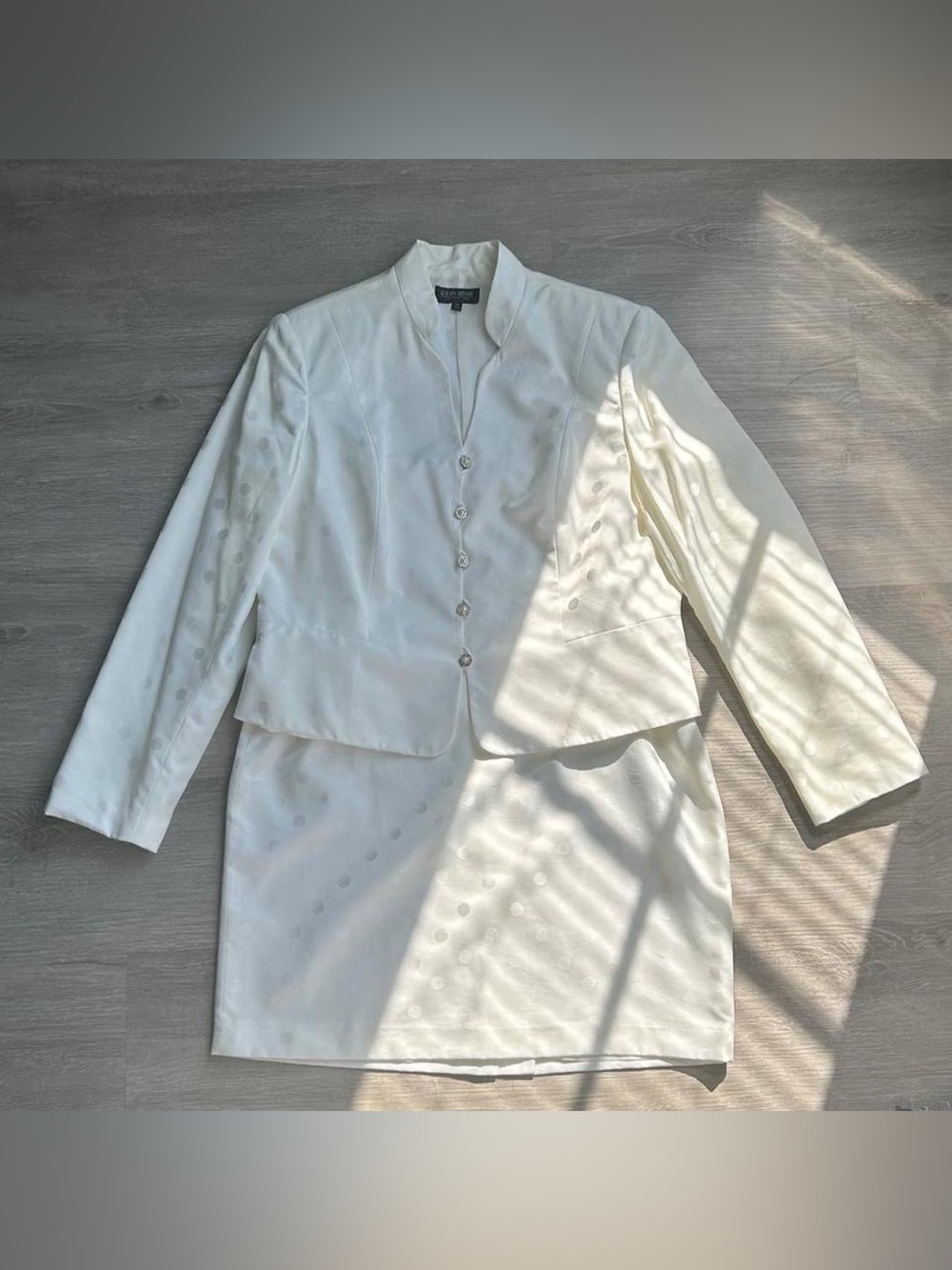John Meyer Collection Women Ivory Tailored Two-Piece Blazer Jacket and Skirt Set
